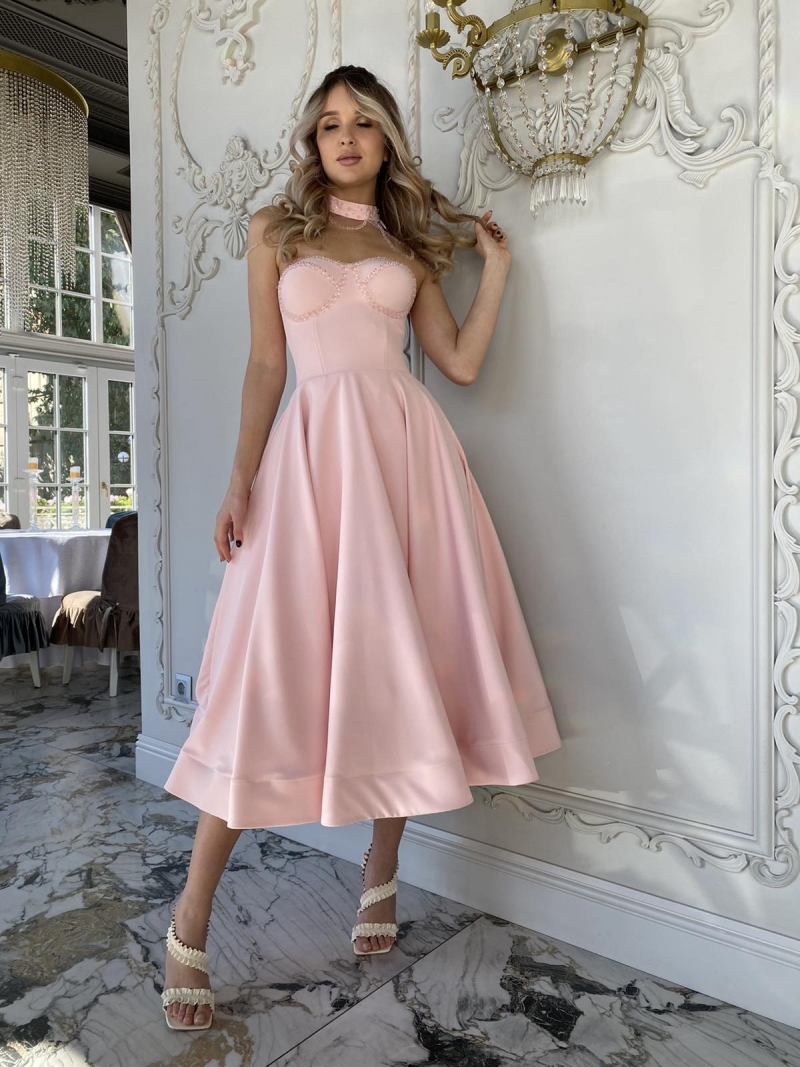 розовое выпускное платье миди