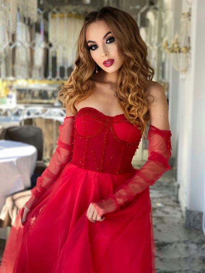 красное выпускное платье